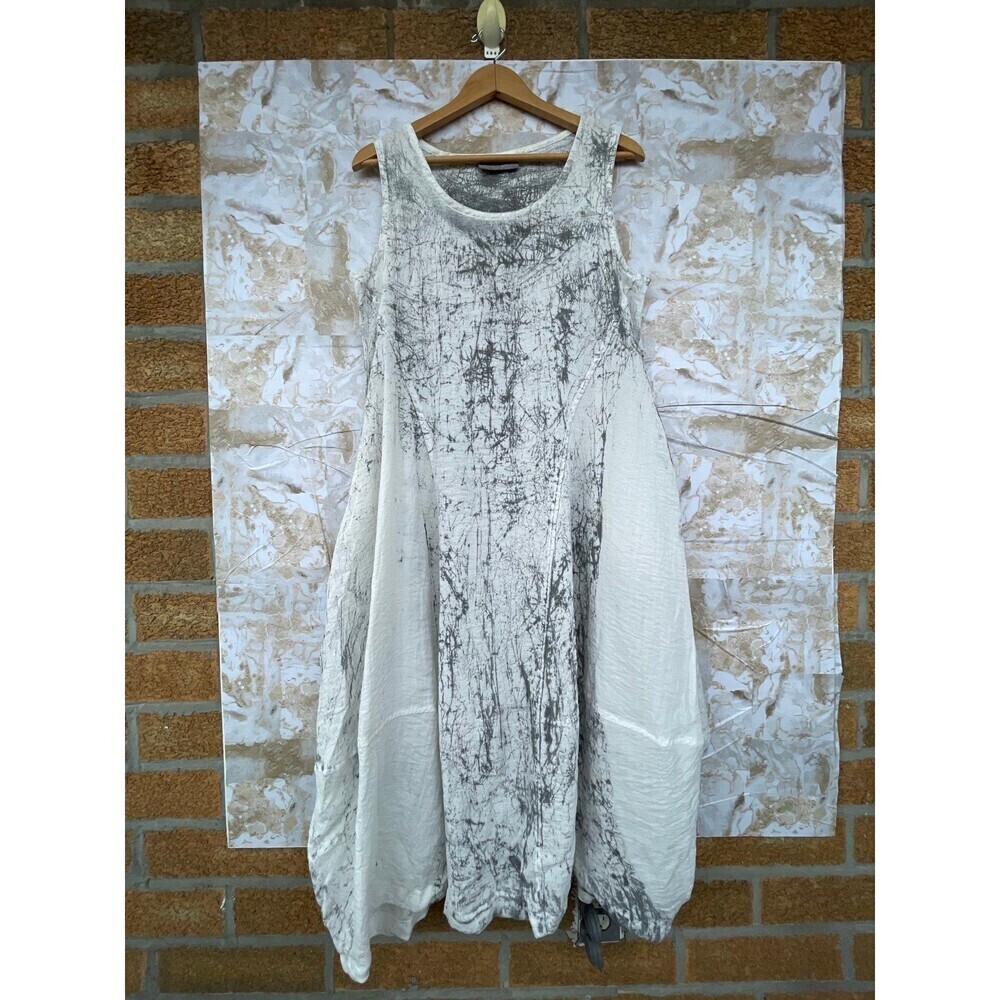 “Eleven Stitch Design Travel Bubble Dress Medium, White/Gray Tie‑Dye Balloon - Picture 2 of 11